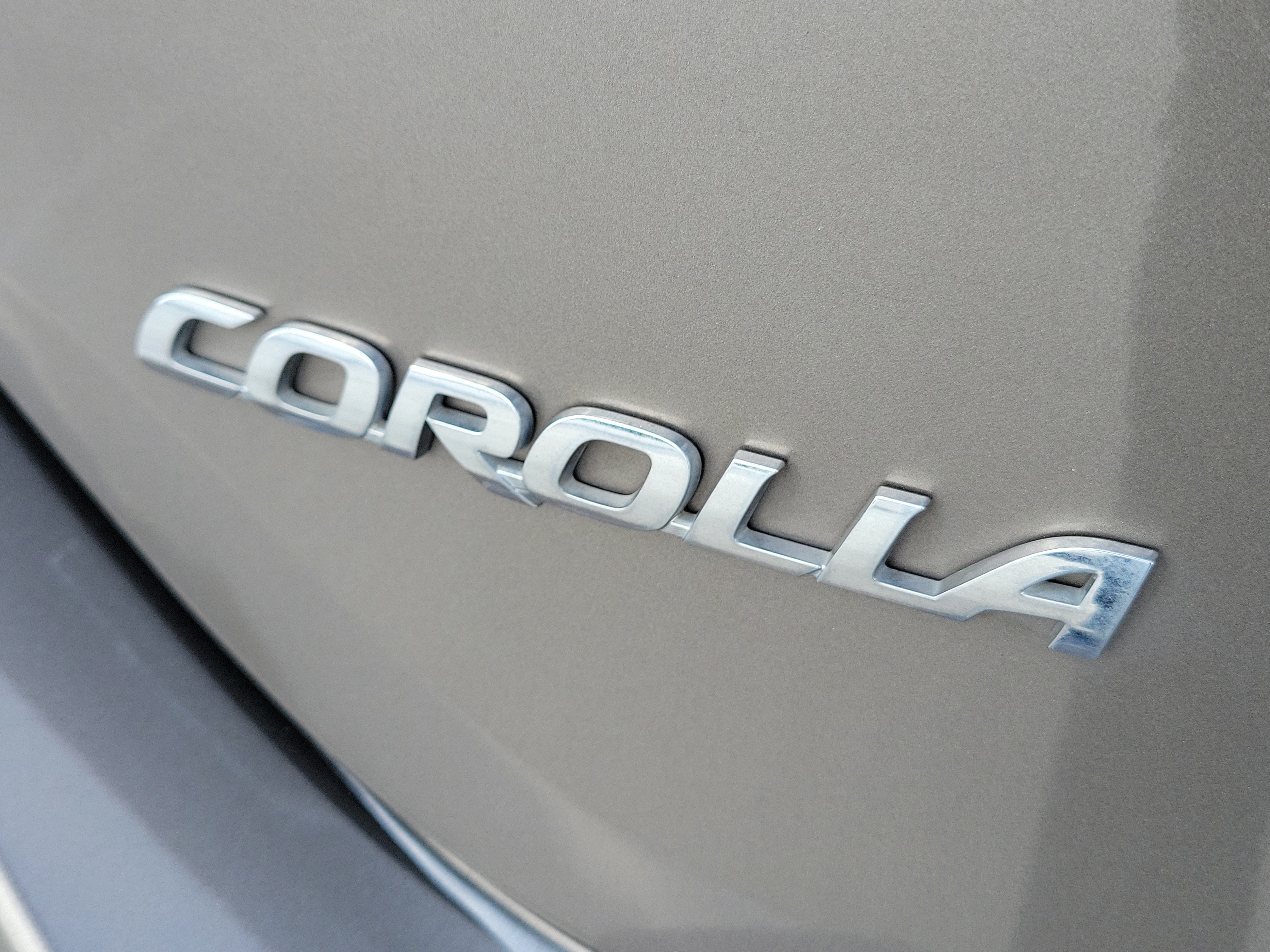Used 2017 Gray Toyota L image 9