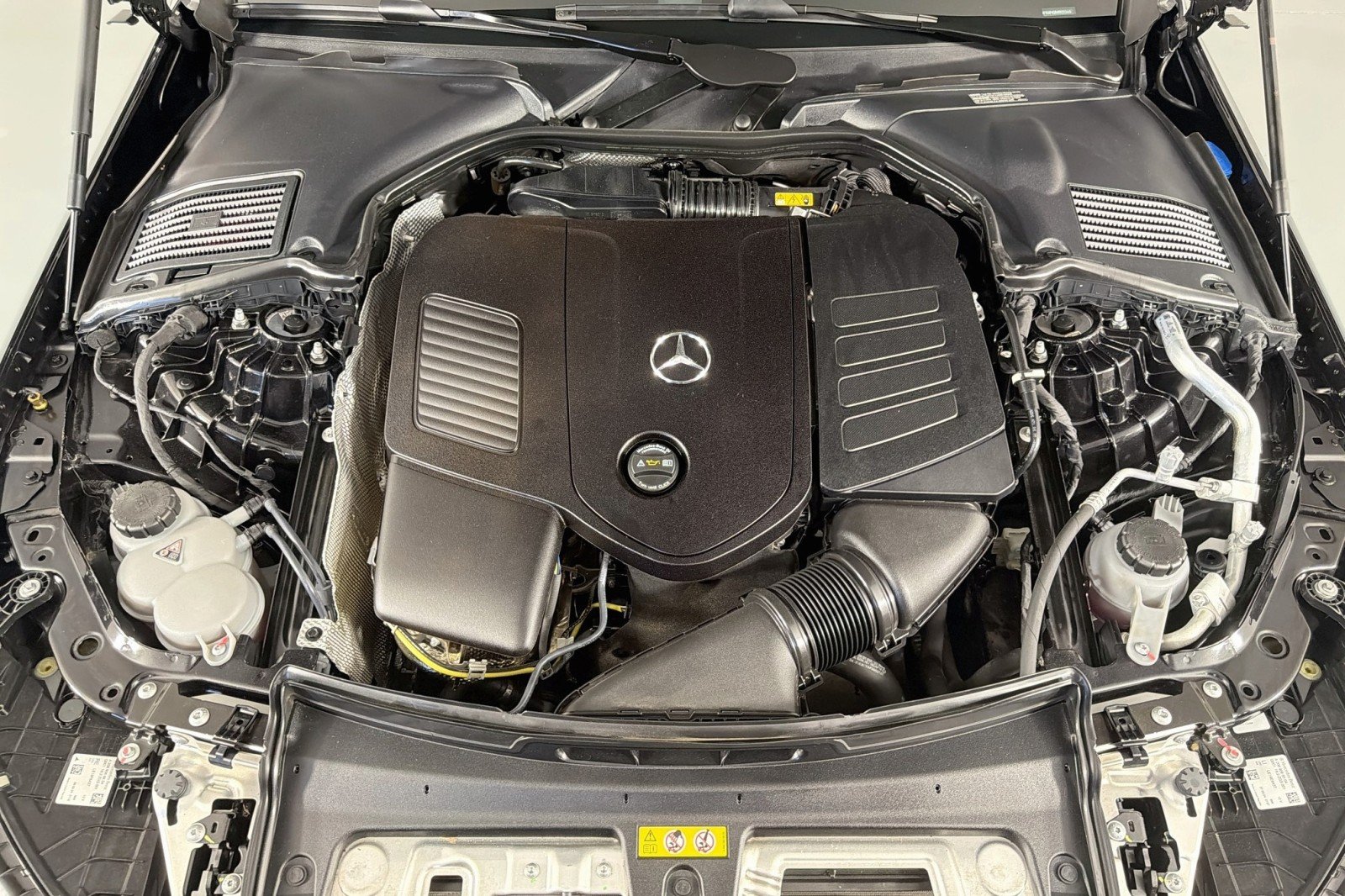 Used 2024 Obsidian Black Metallic Mercedes-Benz C 300 image 10