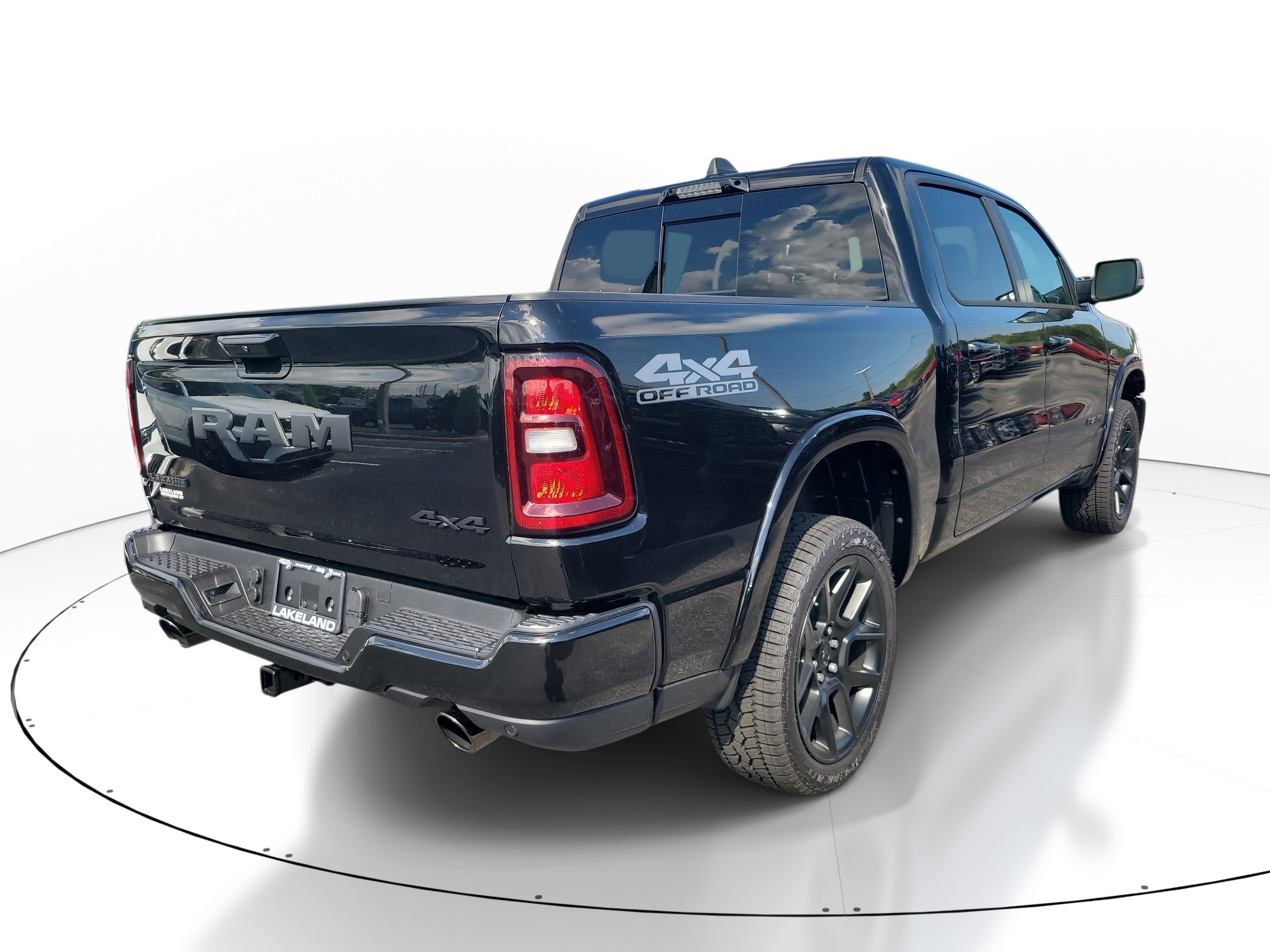 New 2027 Diamond Black Crystal Pearl-Coat Exterior Paint RAM Laramie image 6