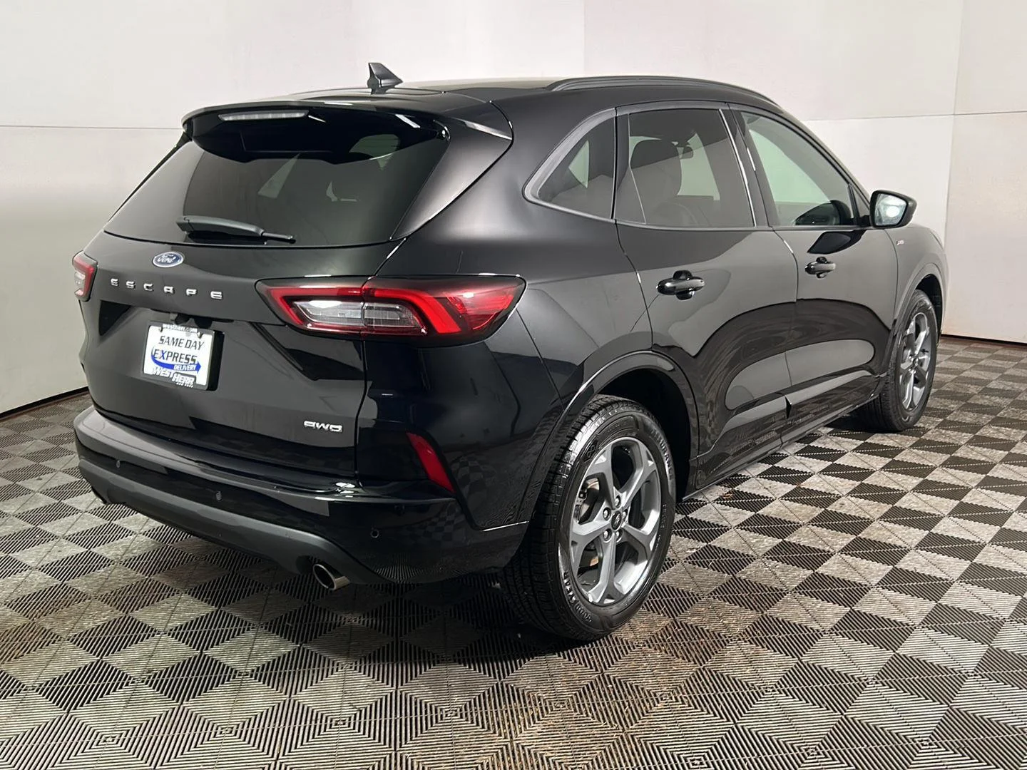 Used 2023 Agate Black Ford ST-Line image 6