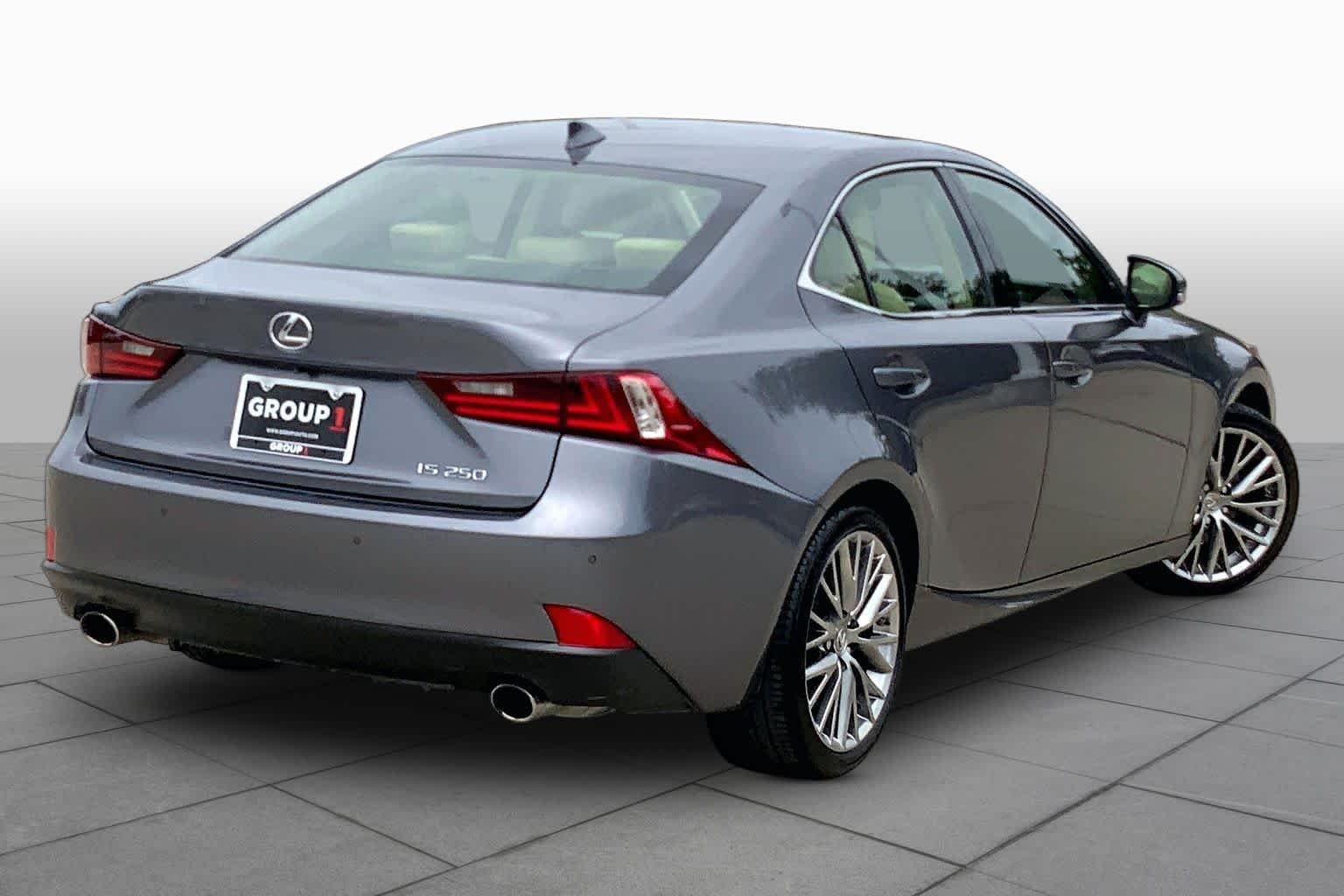 Used 2014 Nebula Gray Pearl Lexus  image 13