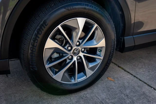 Used 2018 Magnetic Gray Metallic Toyota Hybrid XLE image 14