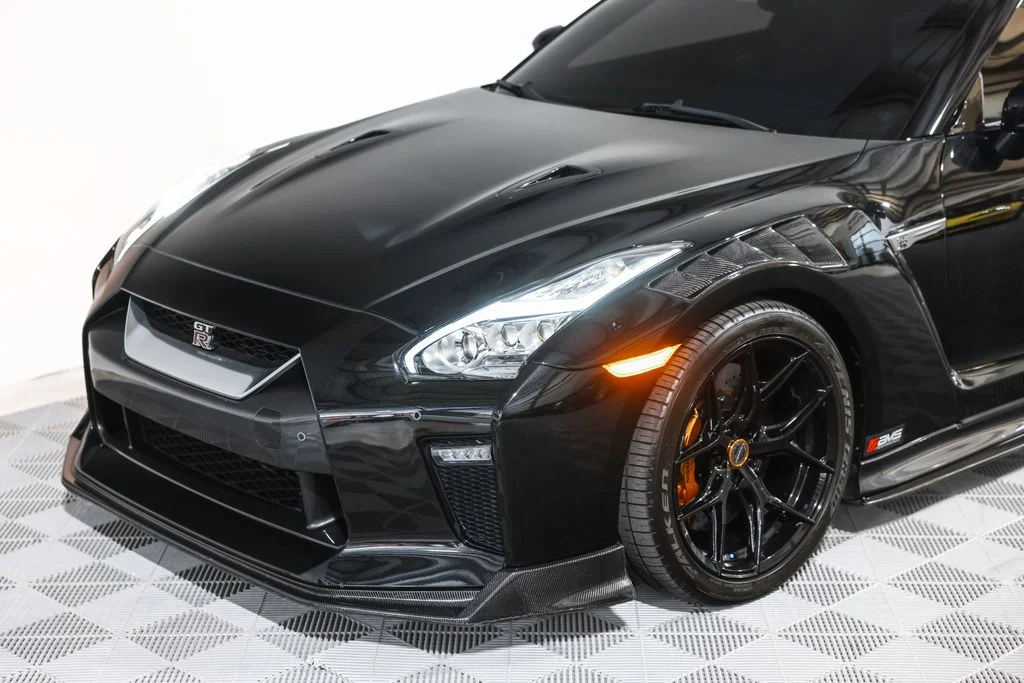 Used 2017 Black Nissan Premium image 24