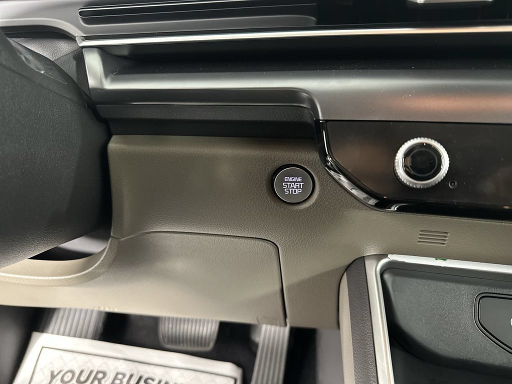 Certified Used 2026  Kia LX image 8