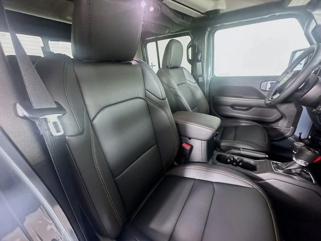 New 2026 Anvil Clear-Coat Exterior Paint Jeep  image 25