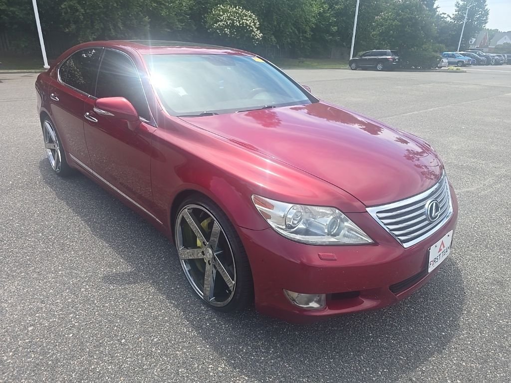 Used 2012 Red Lexus 460 image 3