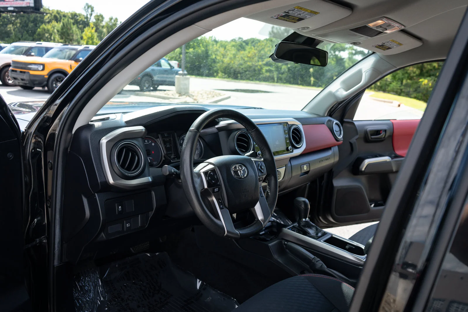 Used 2022 Black Toyota SR5 image 13