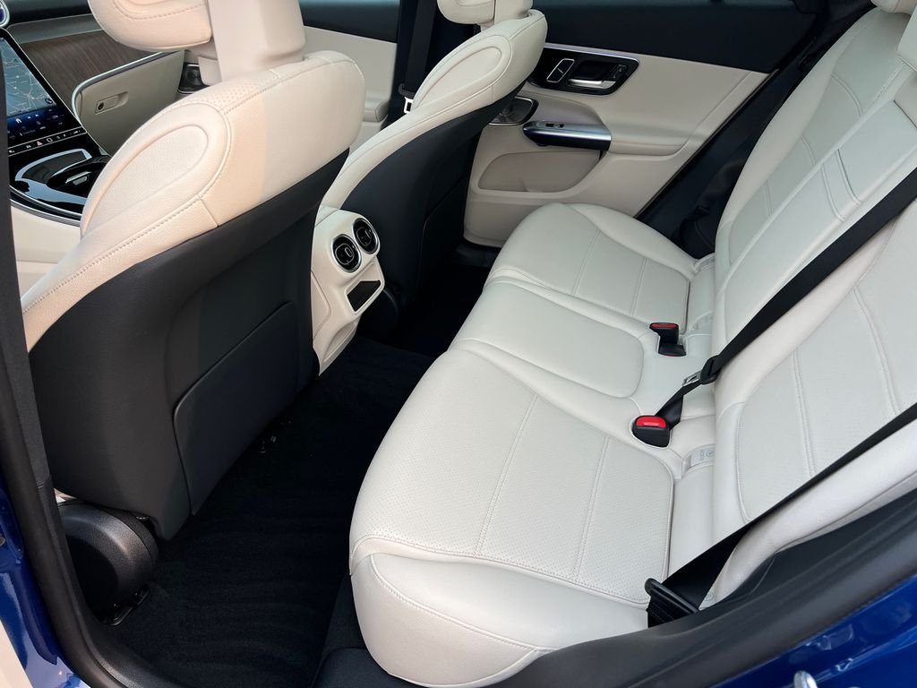 New 2026 Starling Blue Metallic Mercedes-Benz GLC 300 image 23