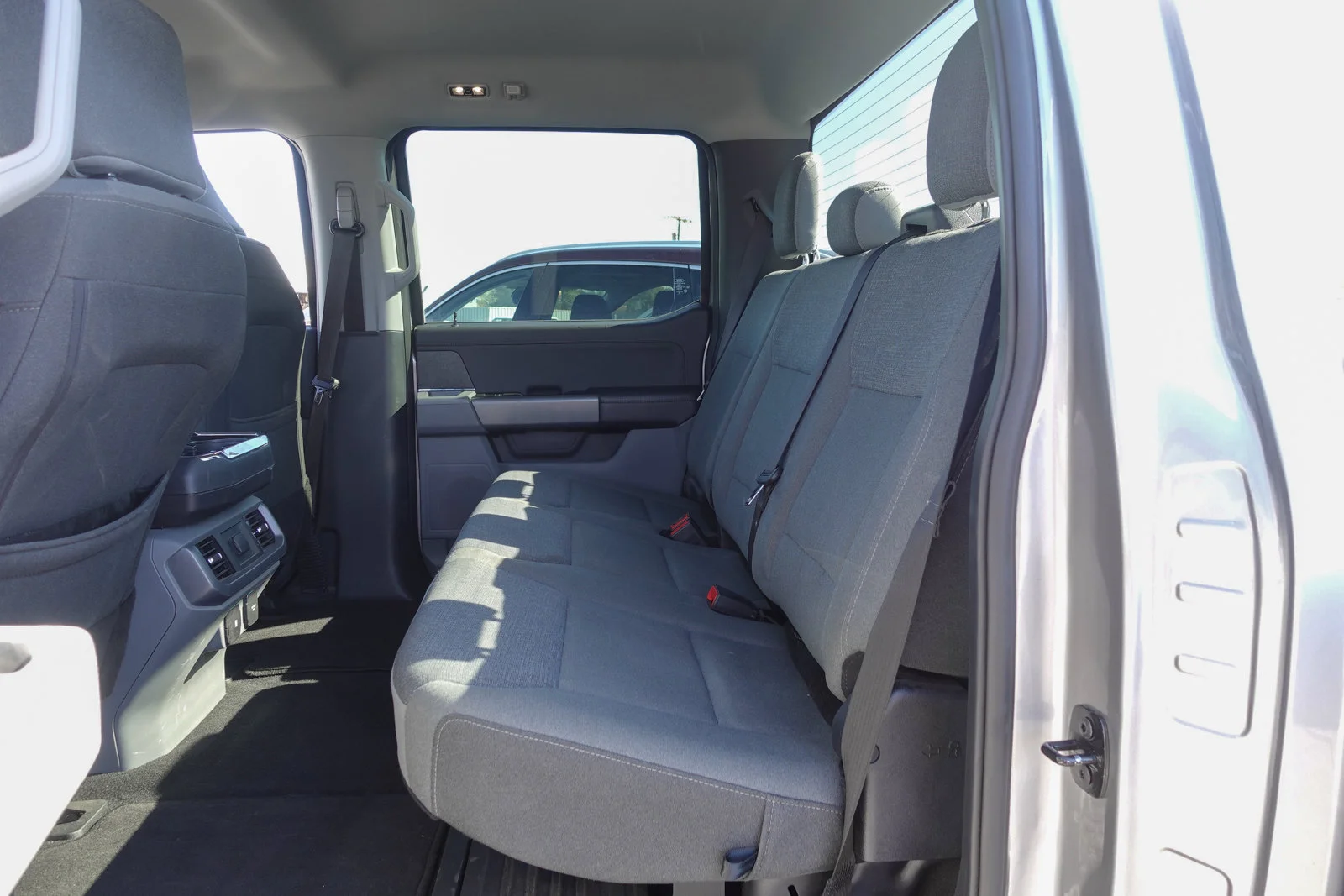 Used 2025 Silver Metallic Ford XLT image 12