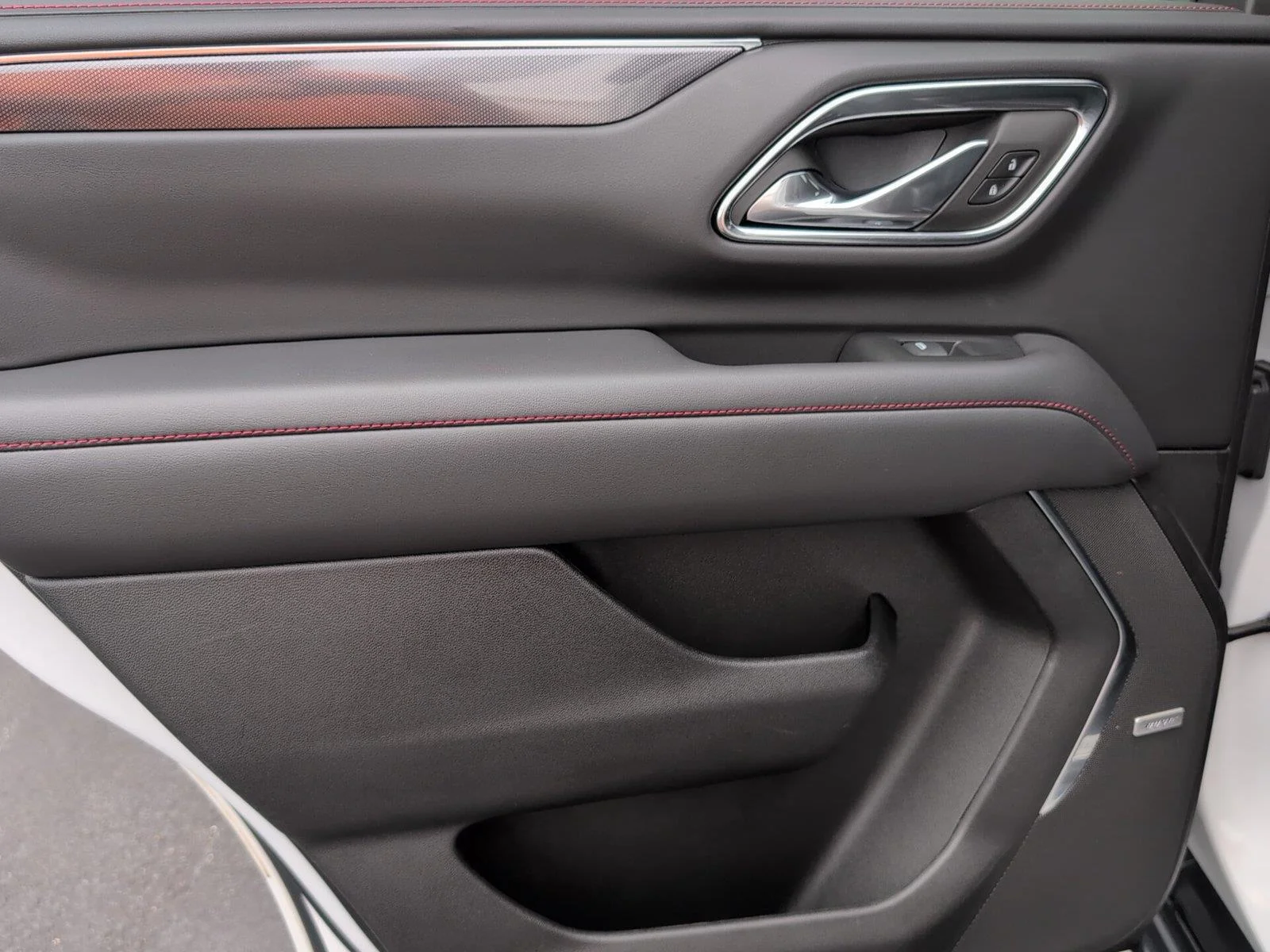 Used 2023 SUMMIT WHITE Chevrolet RST image 34