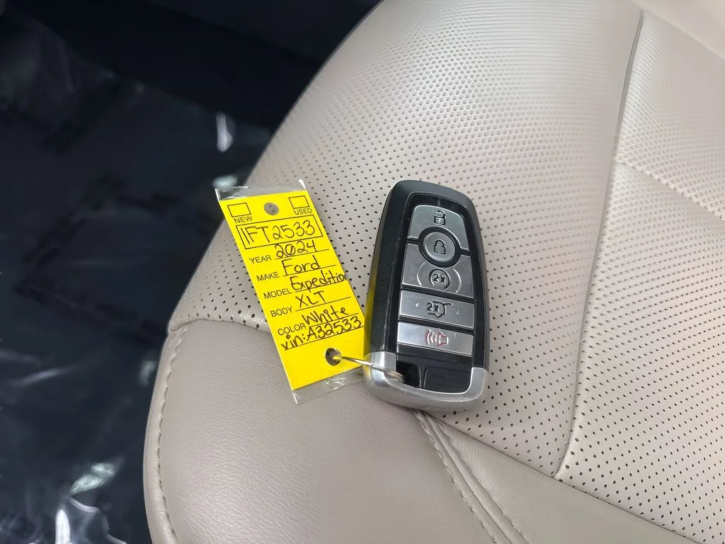 Used 2024 White Ford XLT image 39