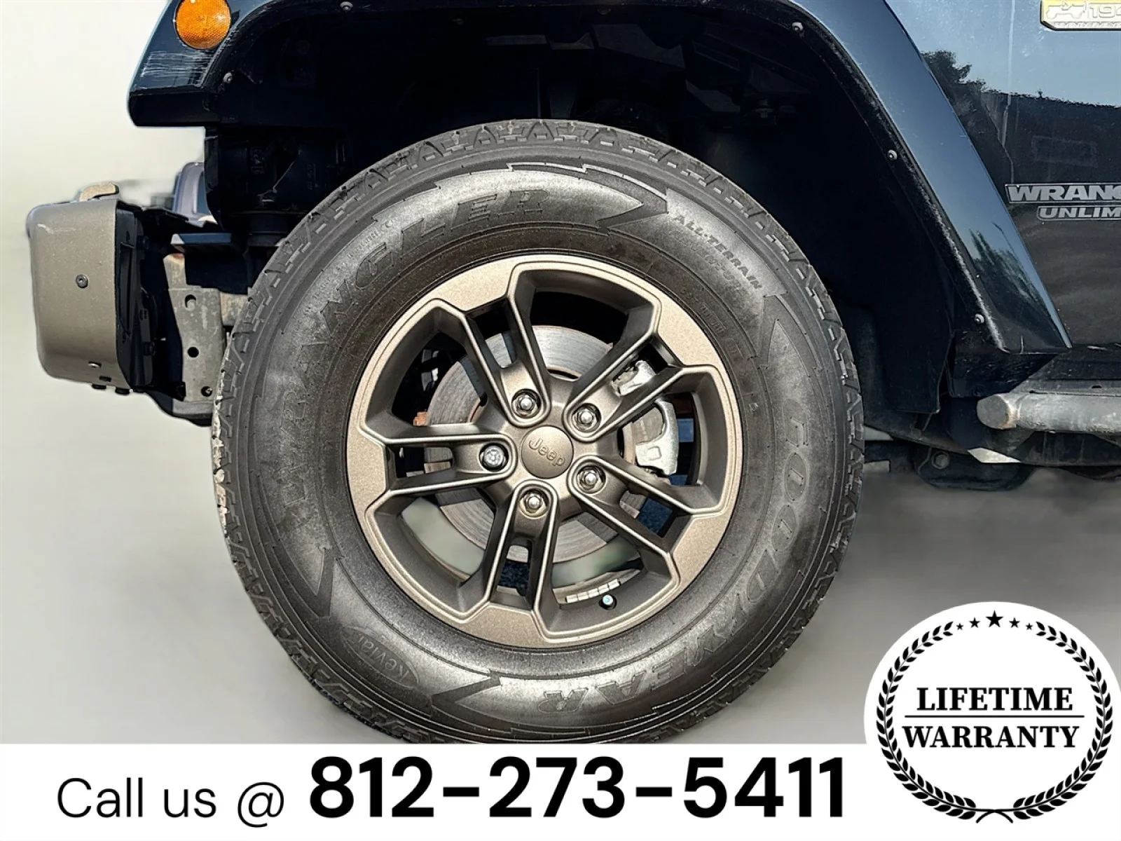 Used 2017 BLK Jeep 75th Anniversary image 28