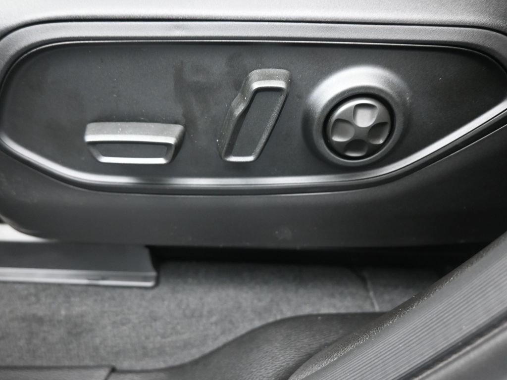 New 2026 Silver Zynith Exterior Paint Jeep Altitude image 33