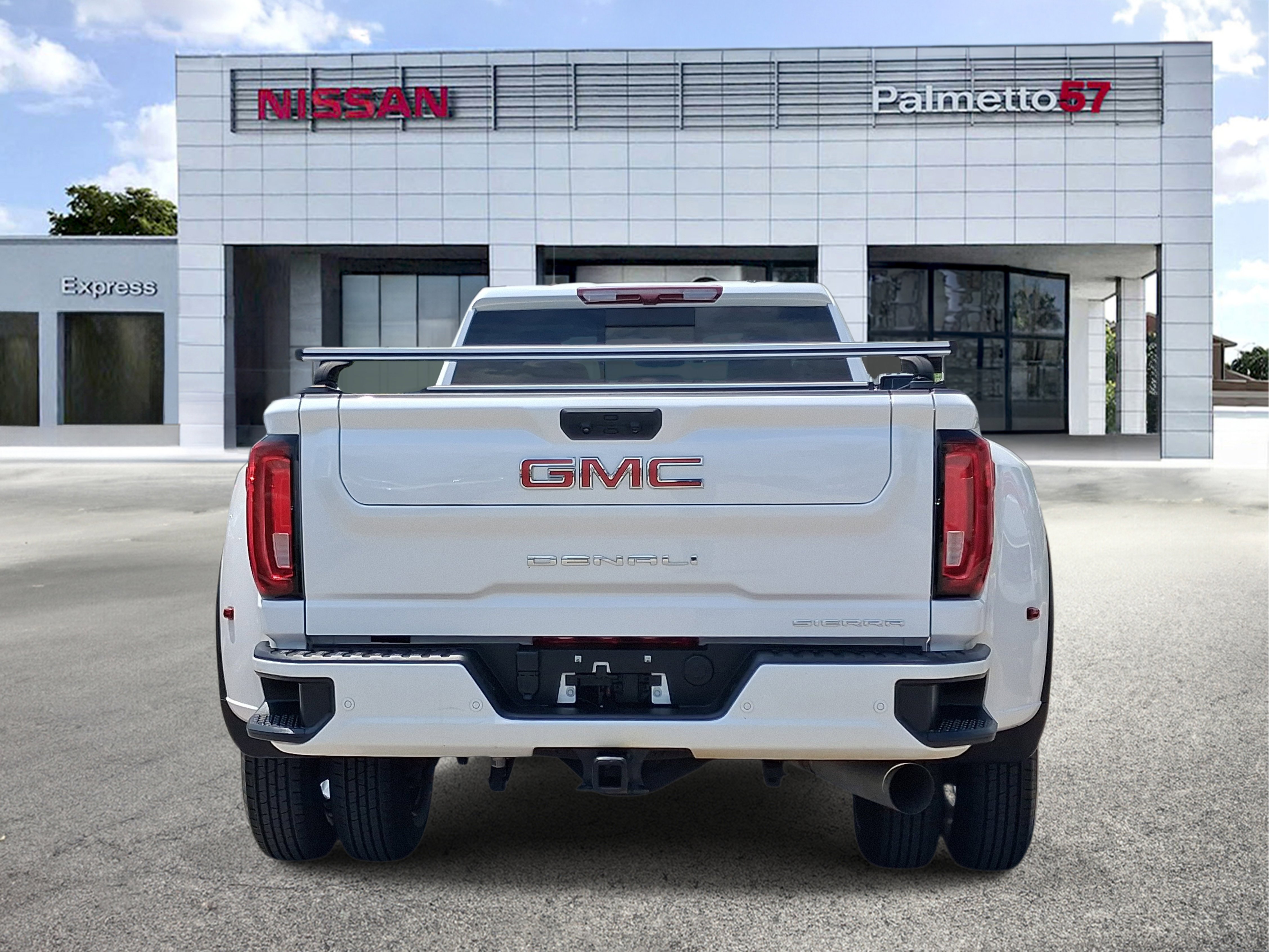 Used 2023 White GMC Denali image 5