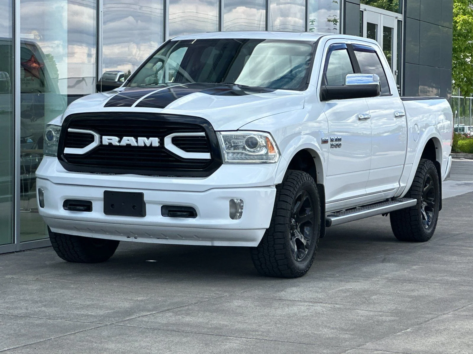 Used 2014 Bright White Clearcoat Ram Laramie image 7