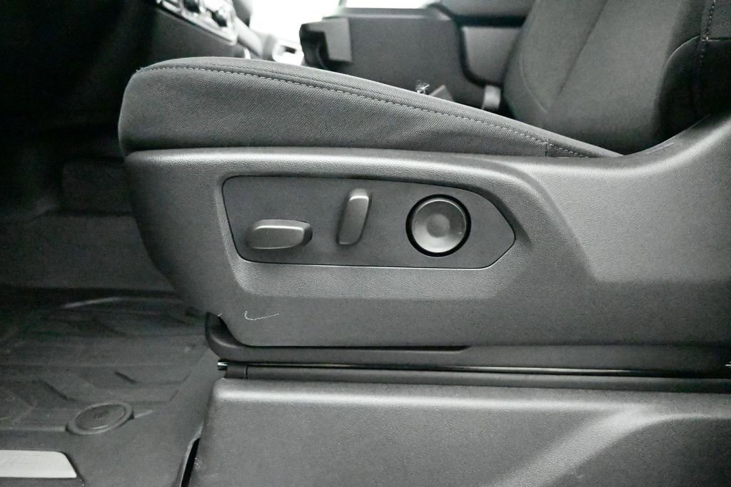 2026 GMC Sierra 3500HD SLE - Photo 11