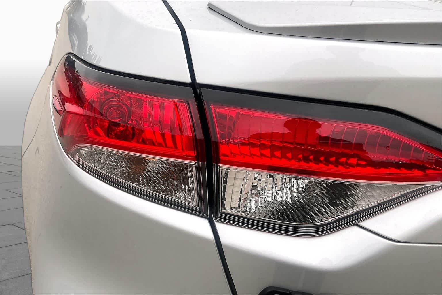 Used 2025 Classic Silver Metallic Toyota SE image 27