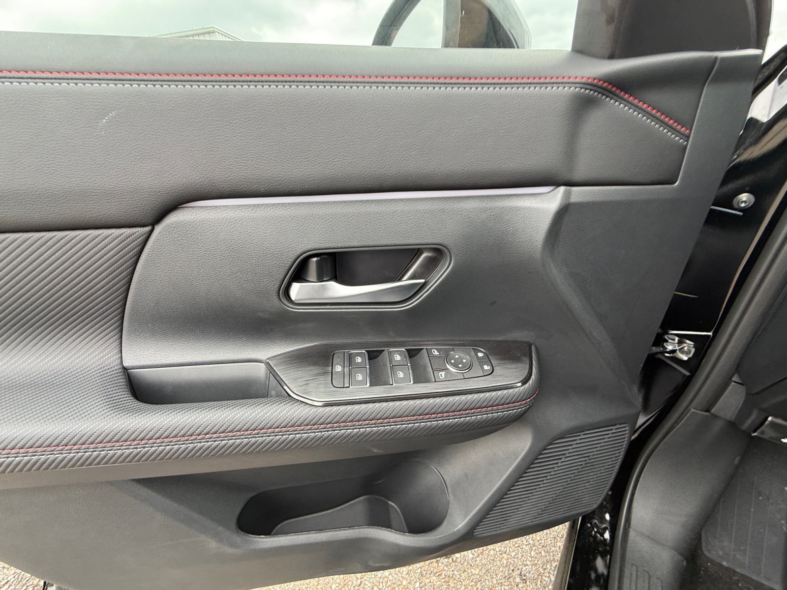 2026 Nissan KICKS SR AWD - Photo 11