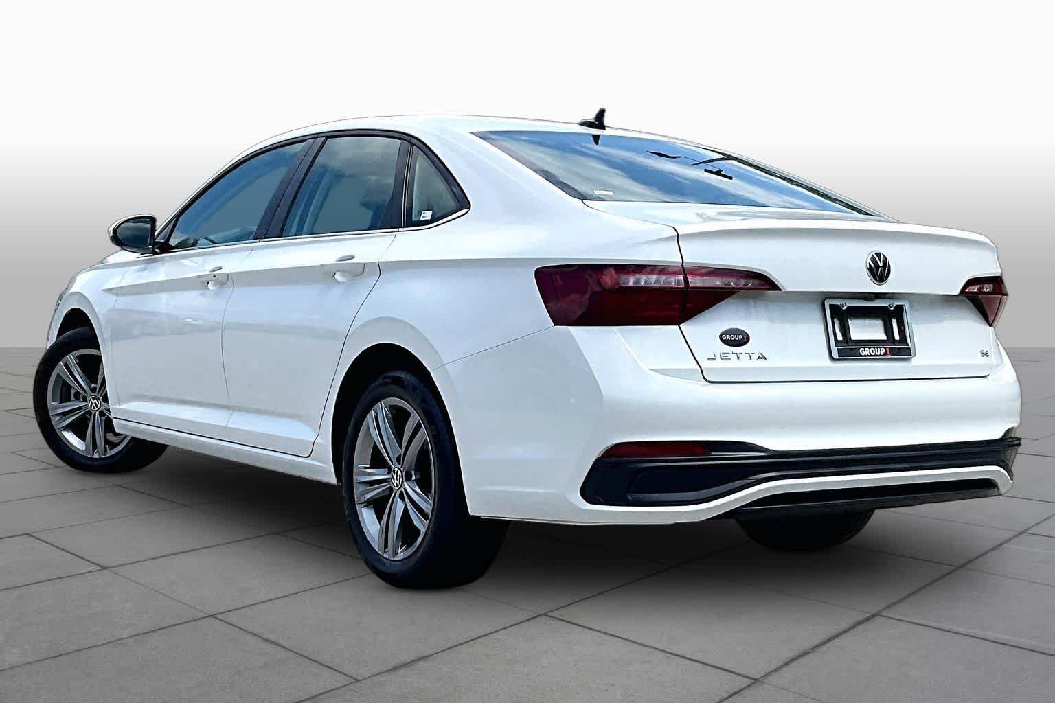 Certified Used 2023 Opal White Pearl Effect Volkswagen SE image 12