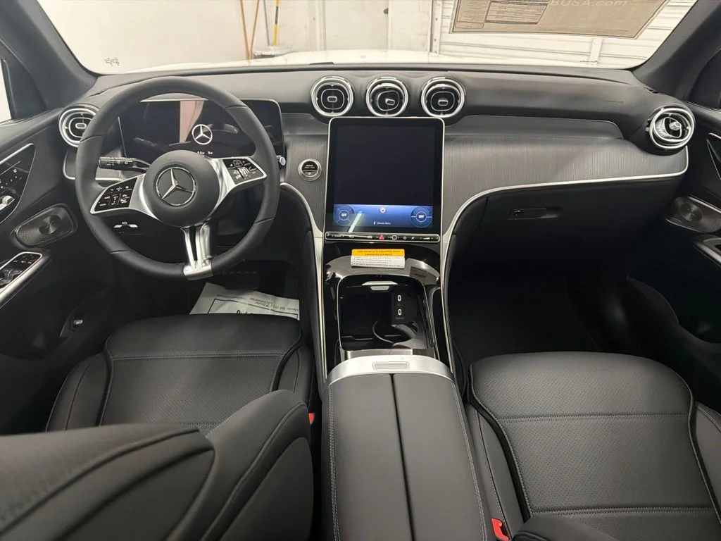 New 2027 White Mercedes-Benz GLC 300 image 21