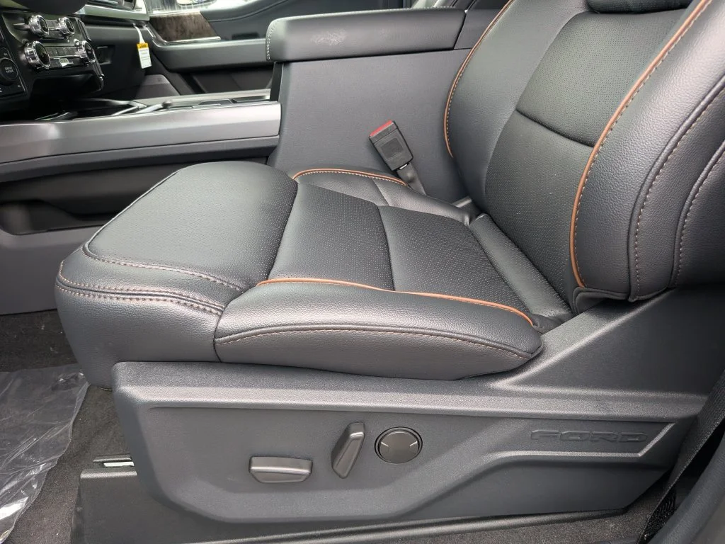 New 2026 Glacier Gray Metallic Tri-Coat Ford F-250® Lariat® image 22