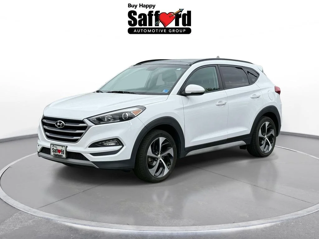 Used 2018 White Hyundai Value image 1
