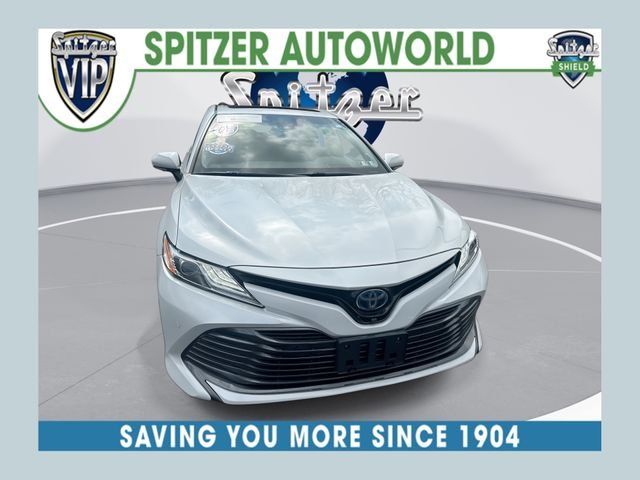 White 2018 Toyota Camry Hybrid XLE FWD Sedan Front-Wheel Drive