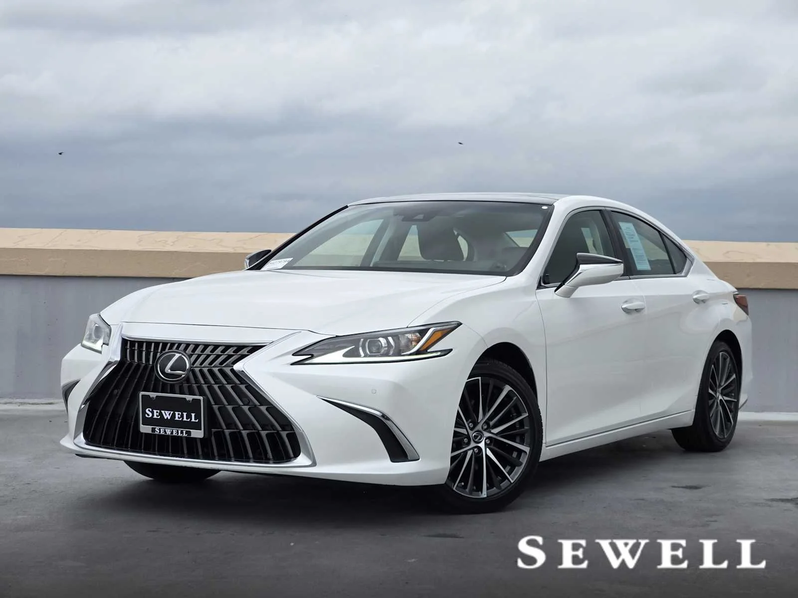 2024 Lexus ES 350 350's photo