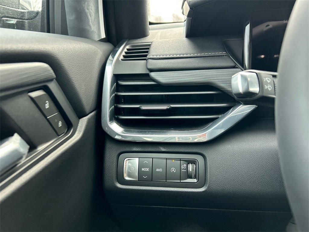 2026 GMC ACADIA - Image 17