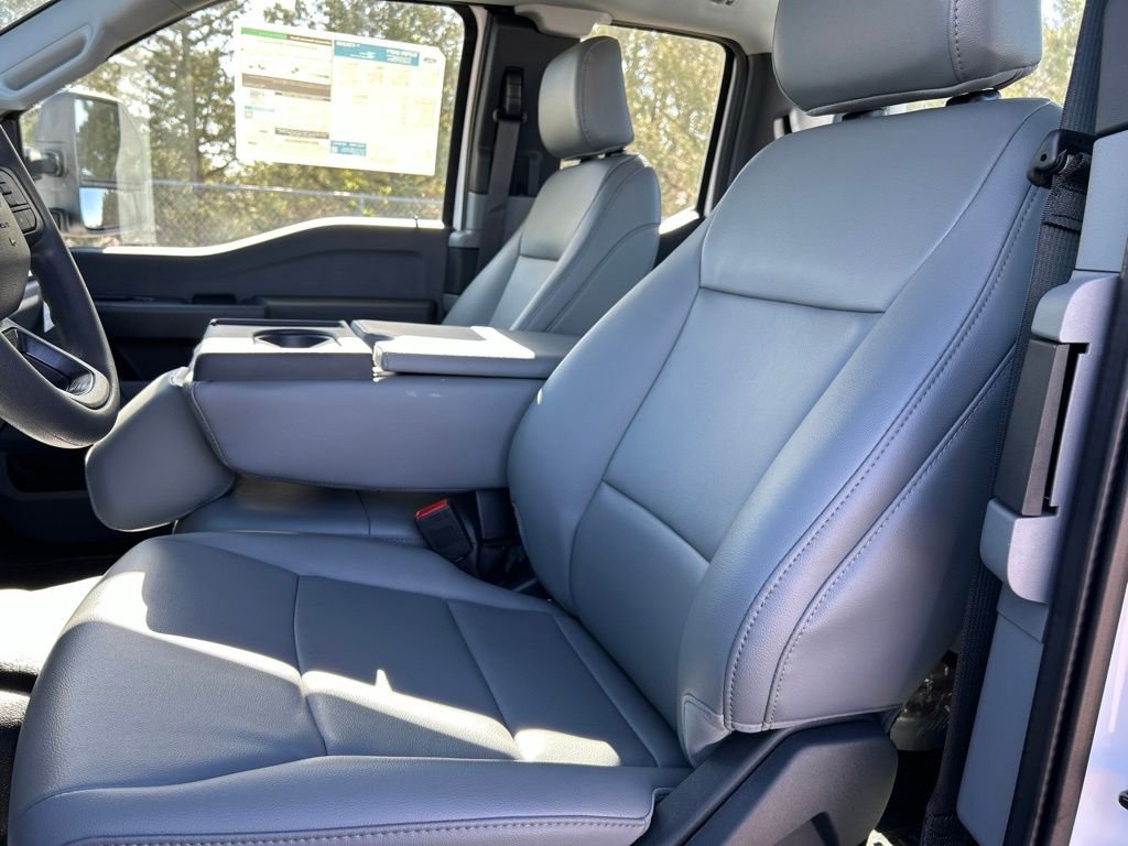 New 2026 Oxford White Ford XL image 14