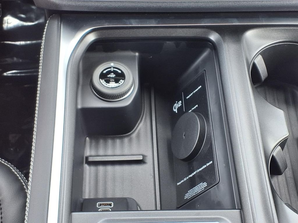 New 2027 Star White Metallic Tri-Coat Ford MAX Platinum image 18