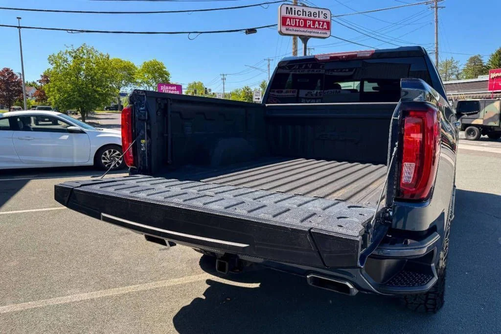Used 2020 Blue GMC AT4 image 3