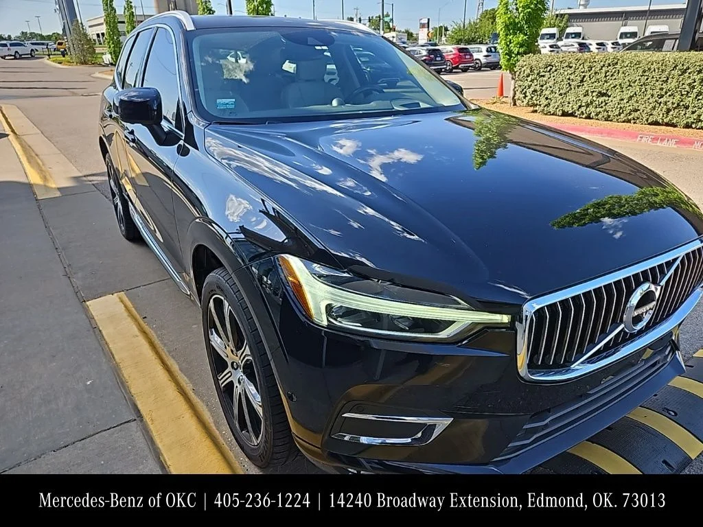 Used 2021 Black Volvo T5 Inscription image 3