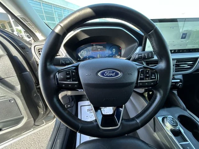Used 2025  Ford Platinum image 20