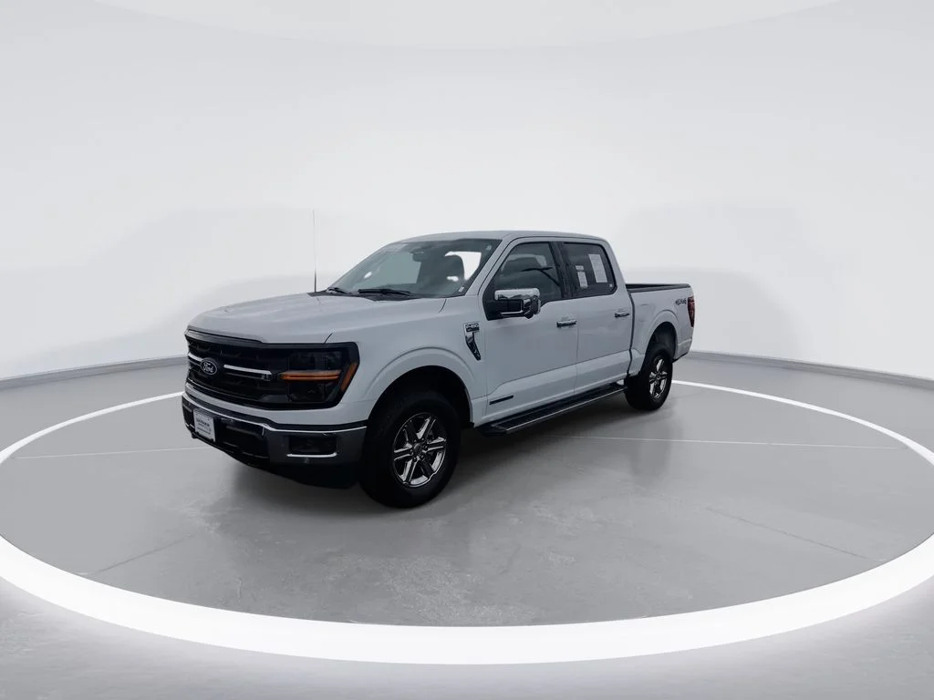 Used 2024 White Ford XLT image 4