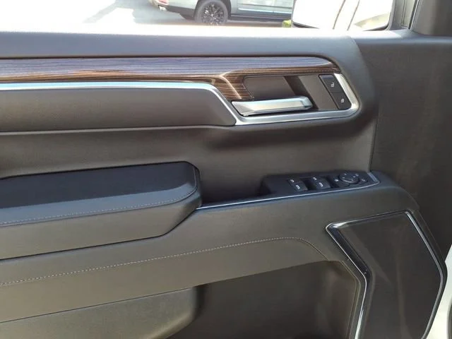 Used 2023 Summit White Chevrolet RST image 15