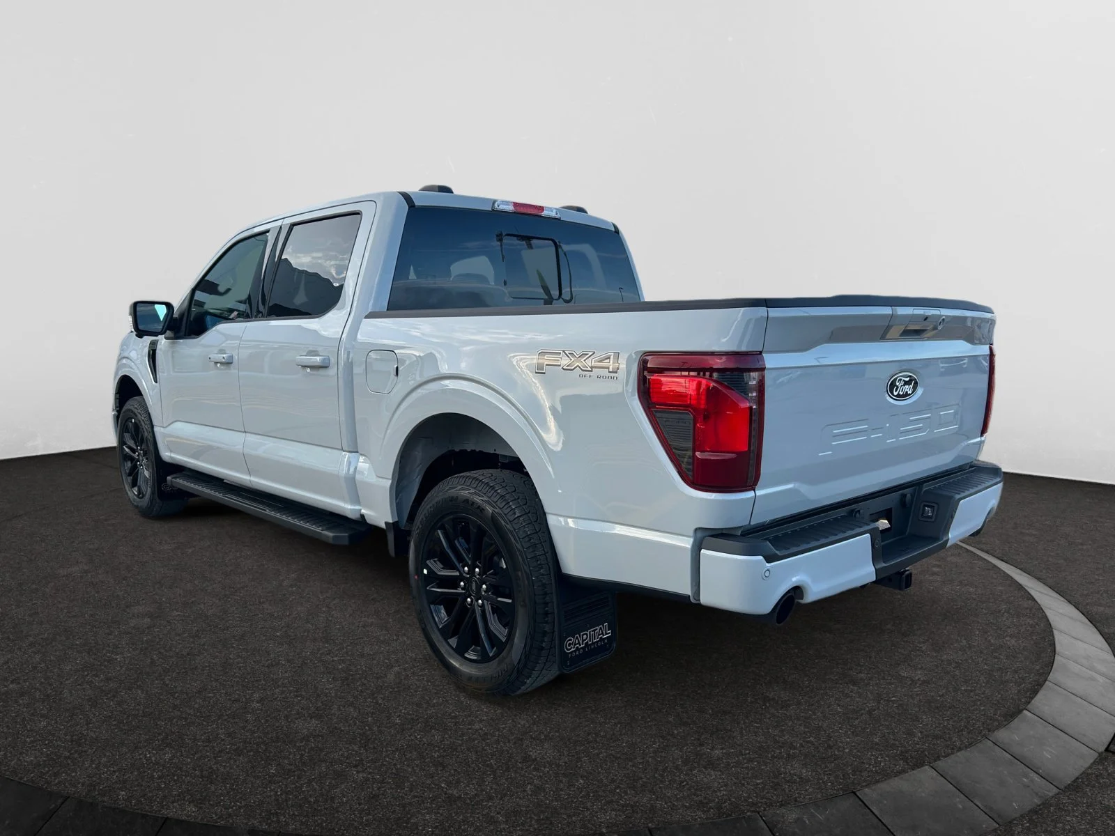 New 2026 Avalanche Ford XLT image 3