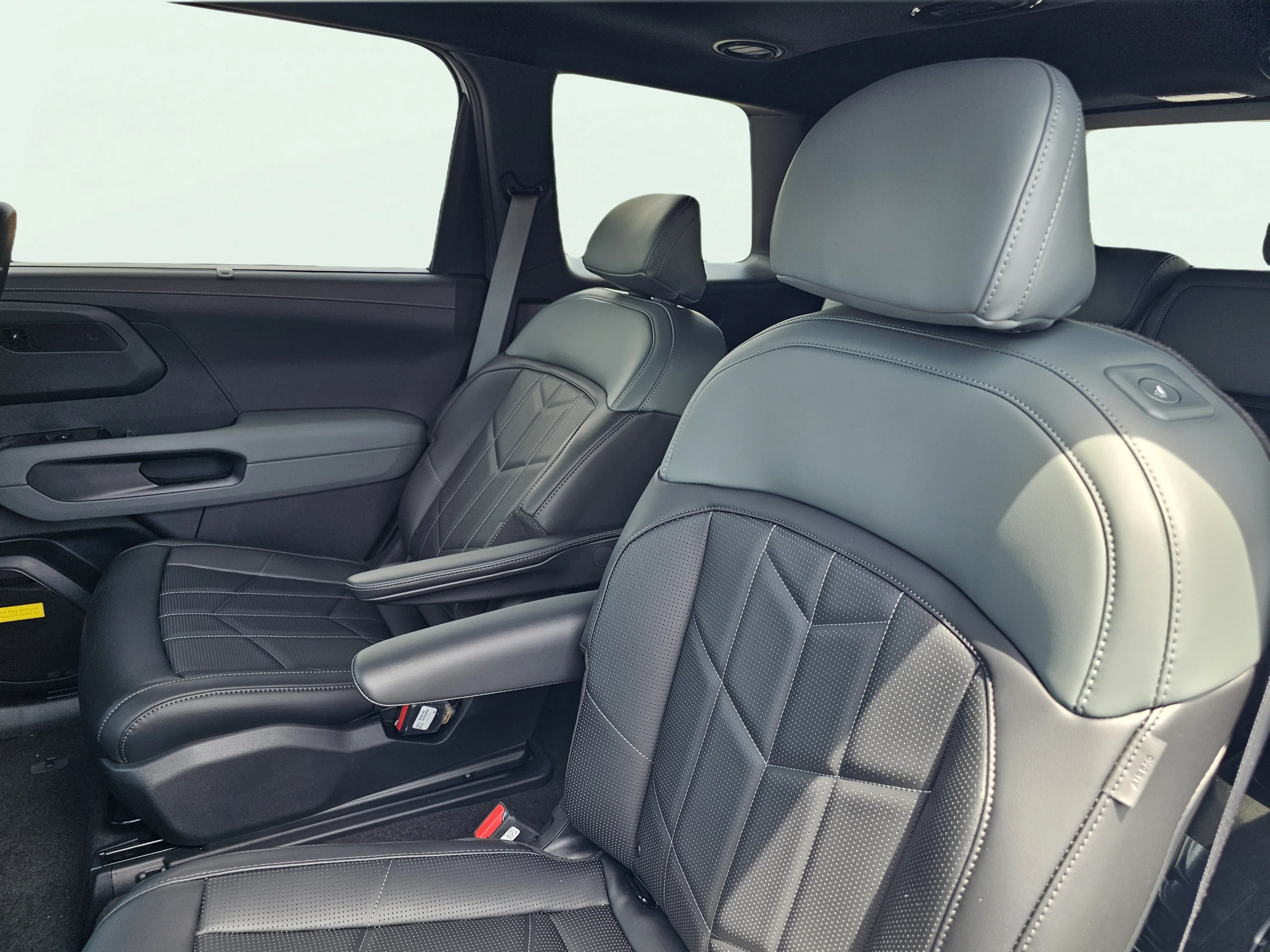 New 2027 Glacial White Pearl Kia X-Line SX-Prestige image 33