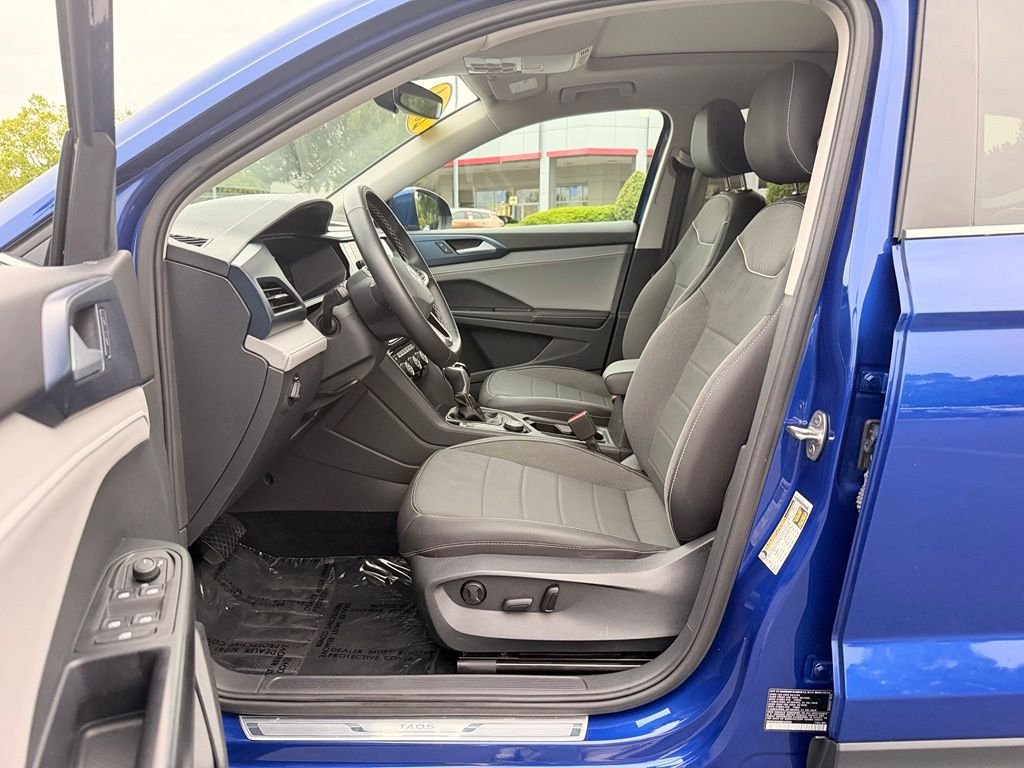 Used 2024  Volkswagen 1.5T SE image 25