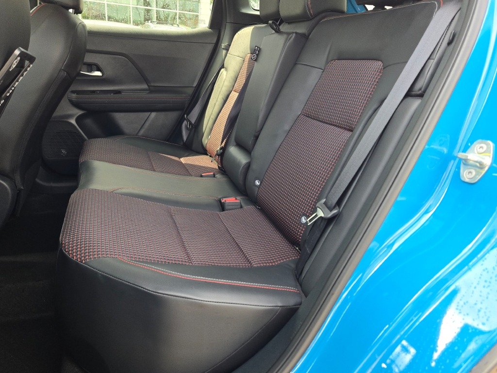 Certified Used 2025 White Nissan SR image 15