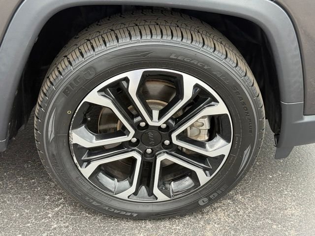 Used 2023 Gray Jeep Limited image 8