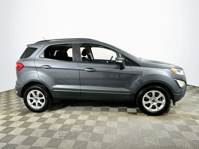 Used 2020 Blue Ford SE image 2