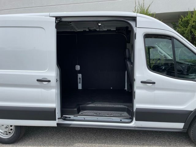 New 2026 Oxford White Ford Cargo Van image 26