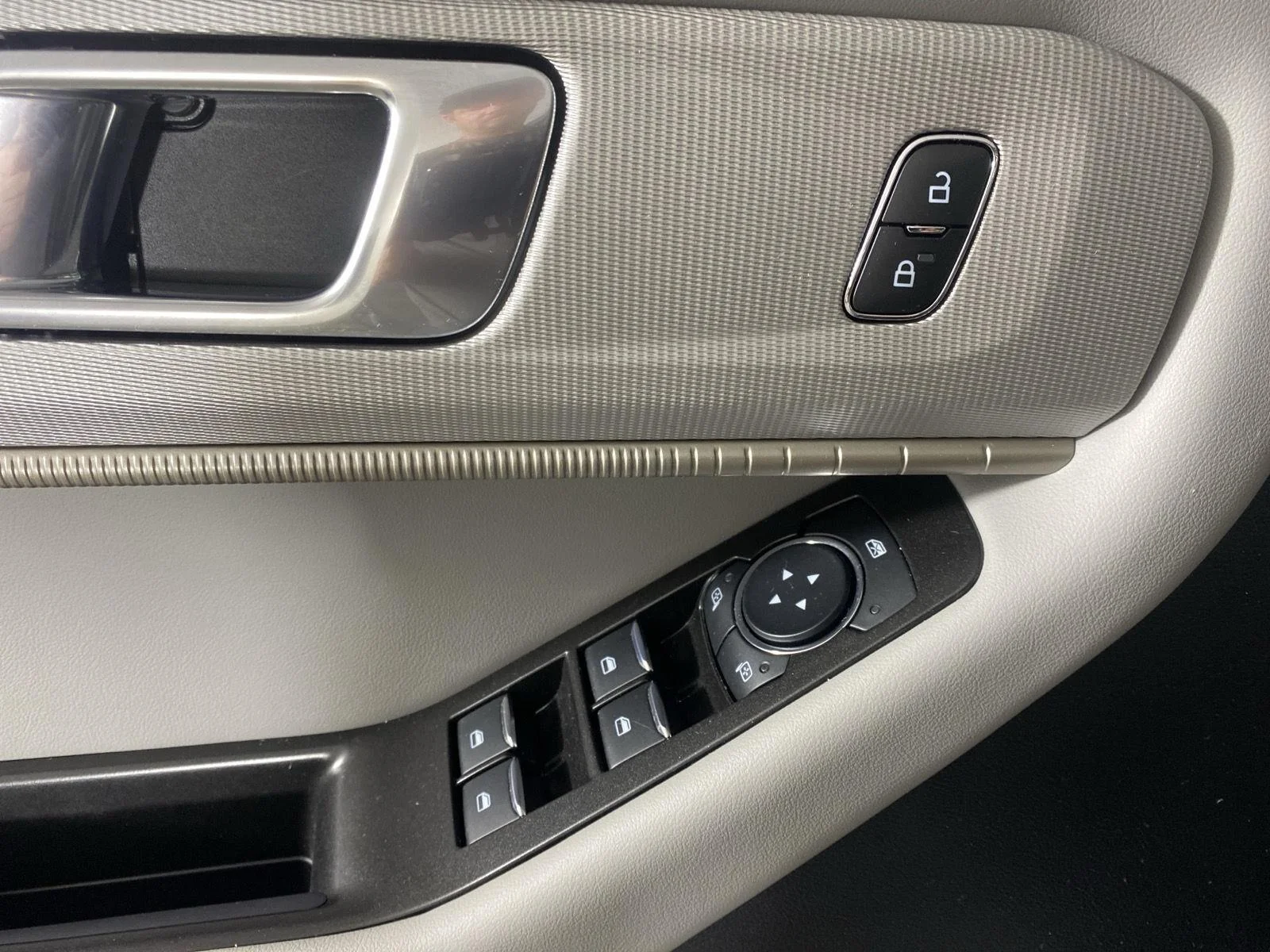 New 2026 Carbonized Gray Metallic Ford Active image 15