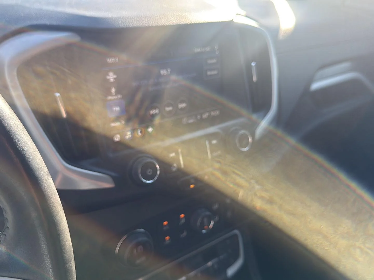 Used 2022 SUMMIT WHITE GMC SLT image 9