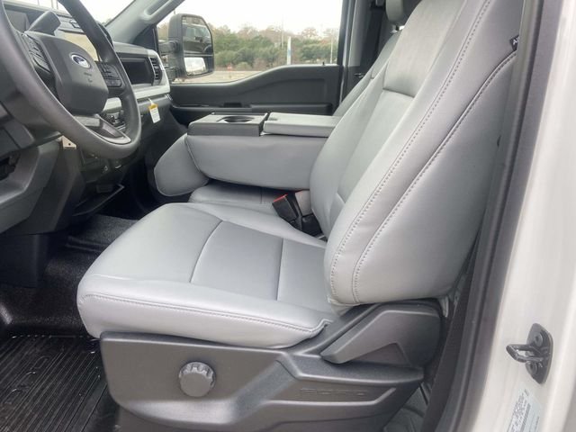 New 2026 Oxford White Ford XL image 11