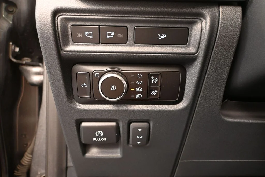 Certified Used 2023 Gray Ford Lariat image 25