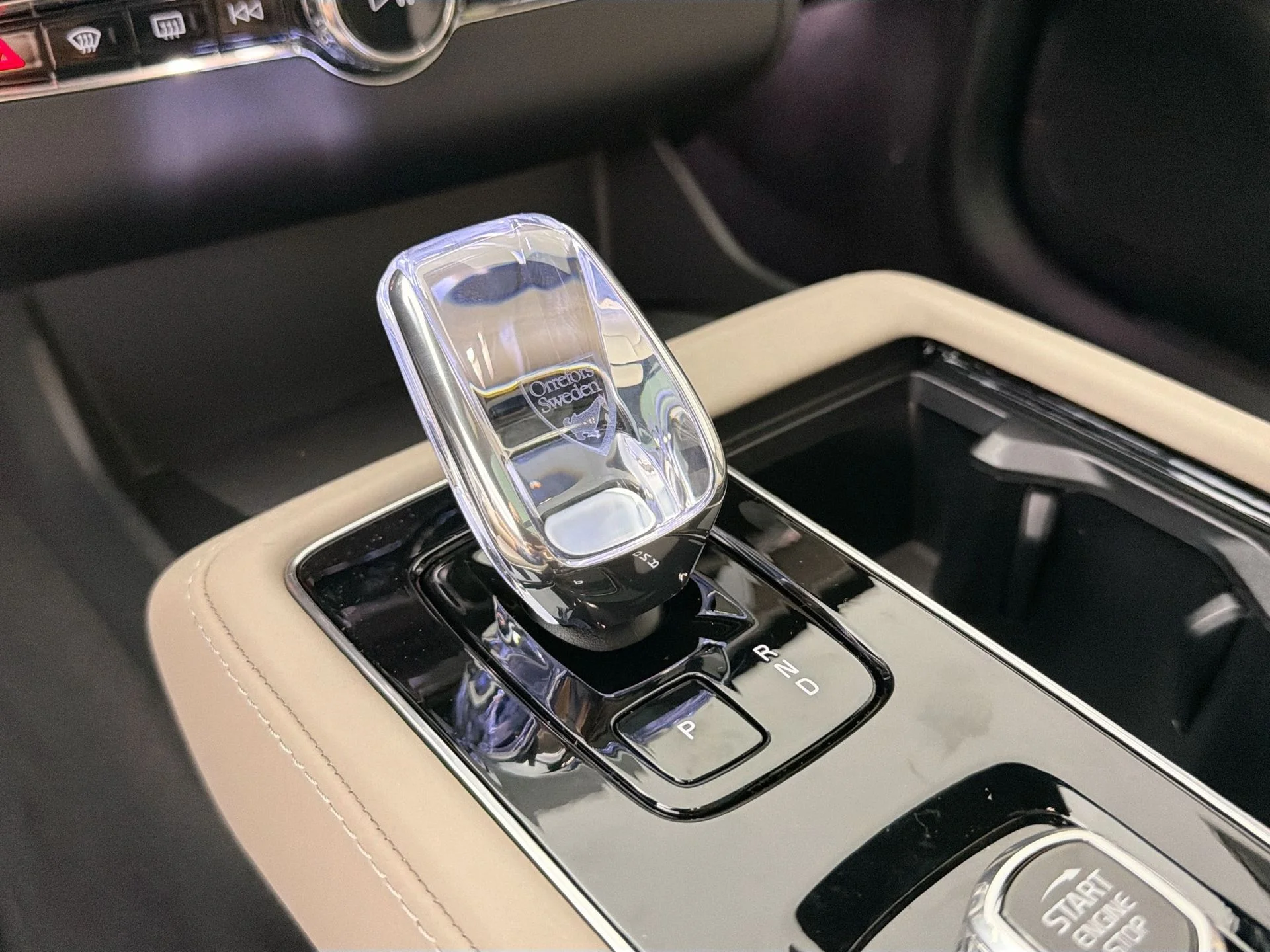 New 2026 Crystal White Volvo Plus image 16
