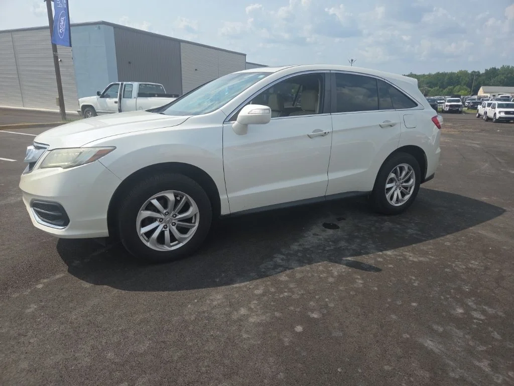 Used 2016  Acura Base image 5