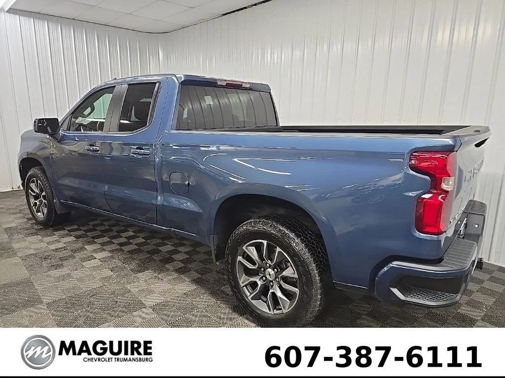 Used 2024 Blue Chevrolet RST image 9